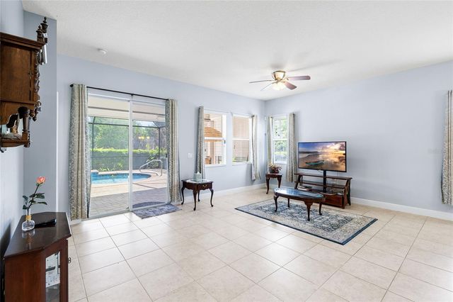 5212 ROSEFINCH PLACE, Lithia, FL 33547