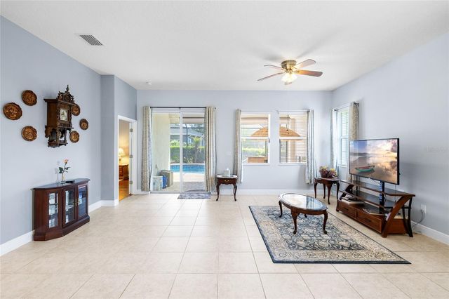 5212 ROSEFINCH PLACE, Lithia, FL 33547