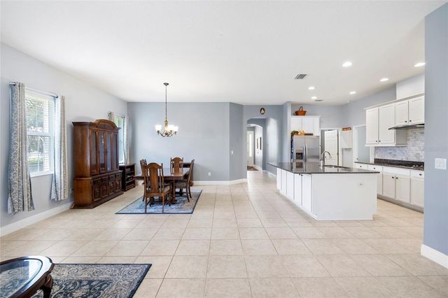 5212 ROSEFINCH PLACE, Lithia, FL 33547