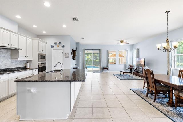 5212 ROSEFINCH PLACE, Lithia, FL 33547