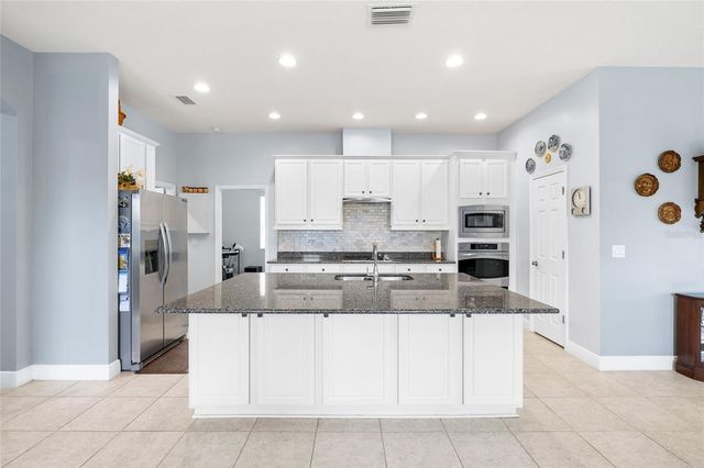 5212 ROSEFINCH PLACE, Lithia, FL 33547