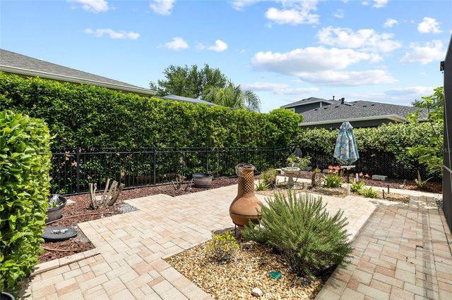 5212 ROSEFINCH PLACE, Lithia, FL 33547