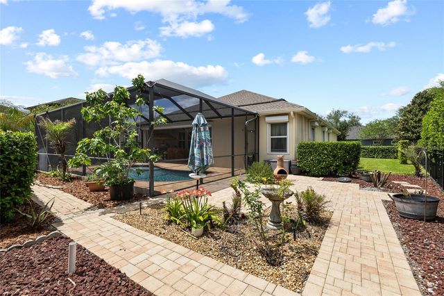 5212 ROSEFINCH PLACE, Lithia, FL 33547