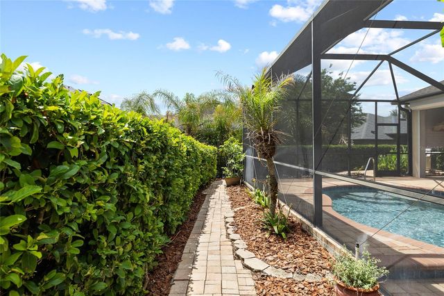 5212 ROSEFINCH PLACE, Lithia, FL 33547