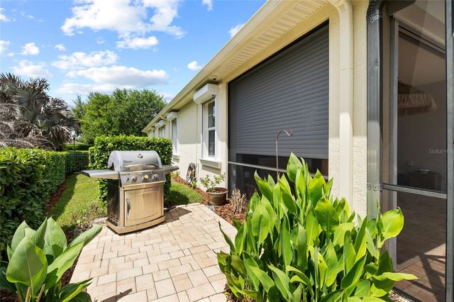 5212 ROSEFINCH PLACE, Lithia, FL 33547