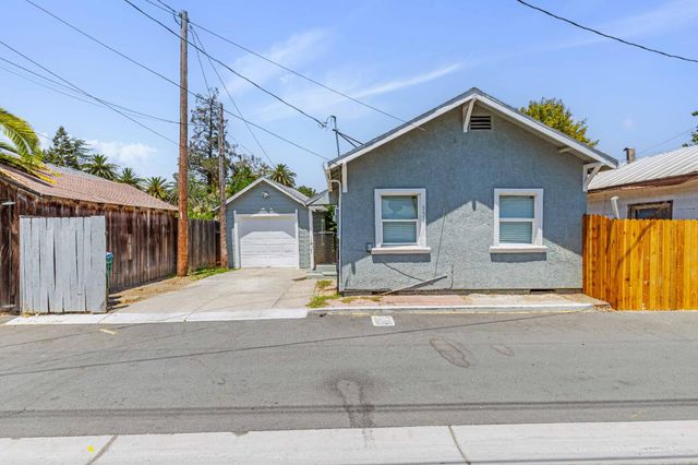 335 E Oak St, Lodi, CA 95240