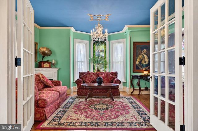 138 E MAIN ST, Luray, VA 22835