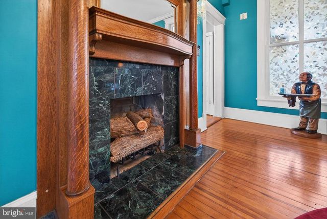 138 E MAIN ST, Luray, VA 22835