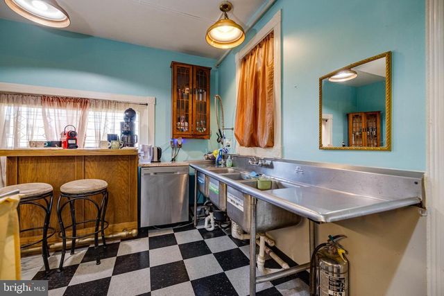 138 E MAIN ST, Luray, VA 22835