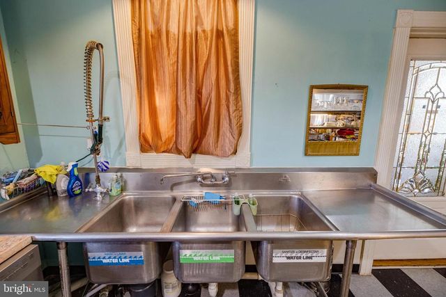 138 E MAIN ST, Luray, VA 22835