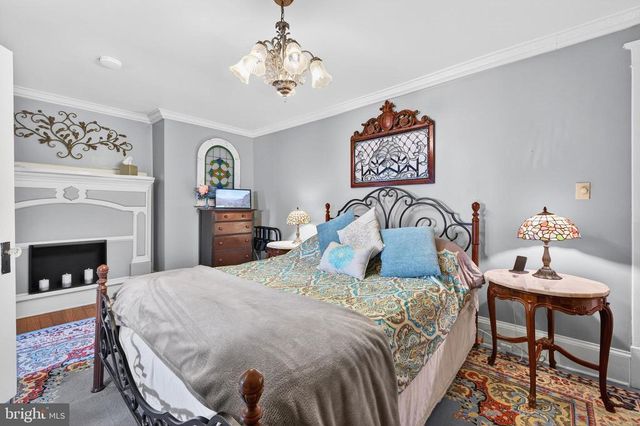 138 E MAIN ST, Luray, VA 22835