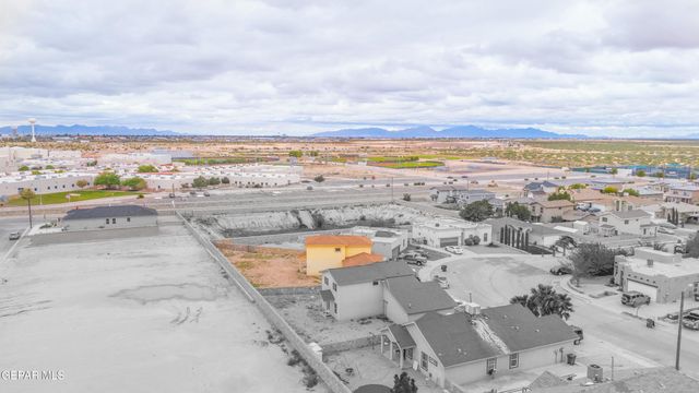 201 Sun View Lane, Horizon City, TX 79928