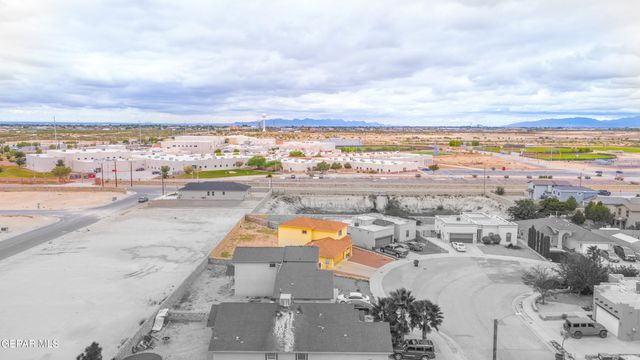201 Sun View Lane, Horizon City, TX 79928