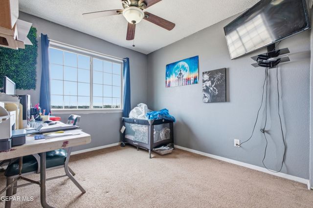 201 Sun View Lane, Horizon City, TX 79928