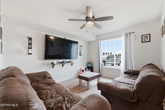201 Sun View Lane, Horizon City, TX 79928