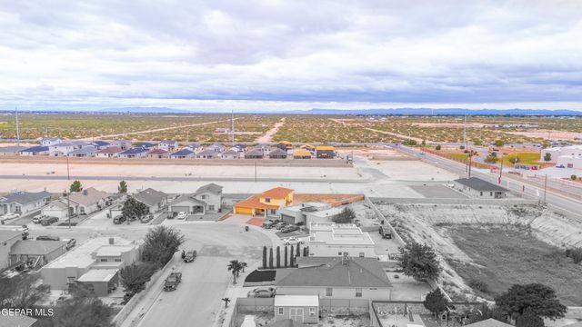201 Sun View Lane, Horizon City, TX 79928