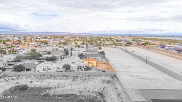 201 Sun View Lane, Horizon City, TX 79928