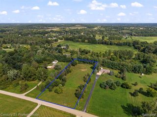 1920 Deer Run Lane, Addison Township, MI 48367