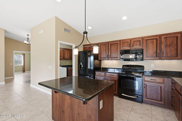 62865 E Silkwood Way, Saddlebrooke, AZ 85739