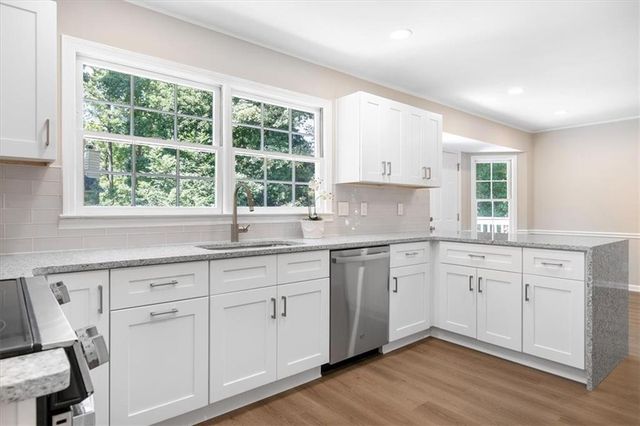 1420 Fieldgreen Overlook, Stone Mountain, GA 30088