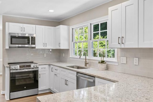 1420 Fieldgreen Overlook, Stone Mountain, GA 30088