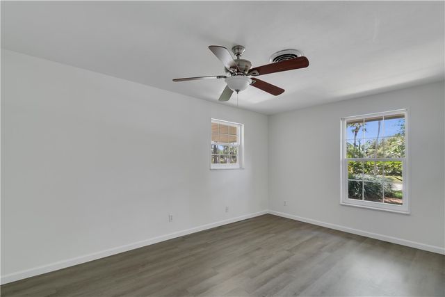 525 Iris Lane, Vero Beach, FL 32963
