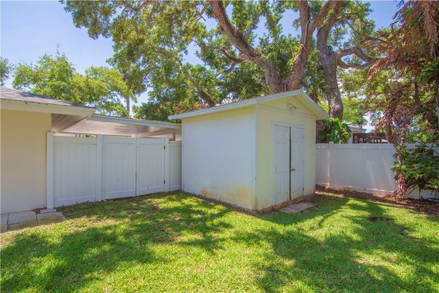 525 Iris Lane, Vero Beach, FL 32963