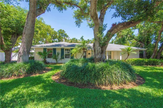 525 Iris Lane, Vero Beach, FL 32963