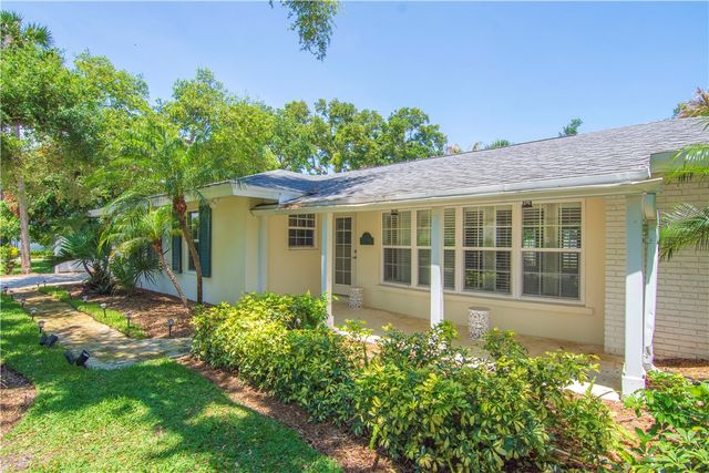 525 Iris Lane, Vero Beach, FL 32963