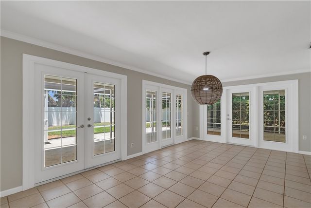 525 Iris Lane, Vero Beach, FL 32963