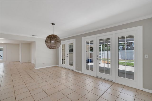525 Iris Lane, Vero Beach, FL 32963