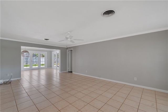 525 Iris Lane, Vero Beach, FL 32963