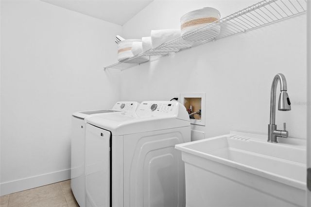 3872 KINGSTON BOULEVARD, Sarasota, FL 34238