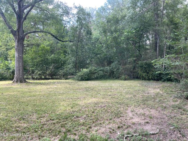 220 Wildwood Terrace, Jackson, MS 39212