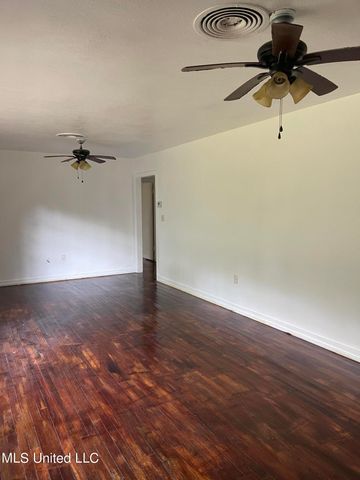 220 Wildwood Terrace, Jackson, MS 39212