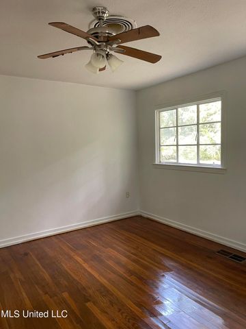 220 Wildwood Terrace, Jackson, MS 39212