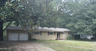 220 Wildwood Terrace, Jackson, MS 39212
