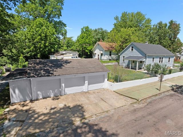 720 E McKinley Street, Belleville, IL 62220