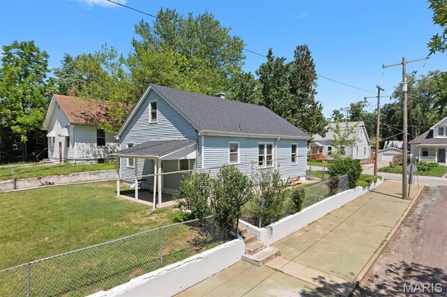 720 E McKinley Street, Belleville, IL 62220