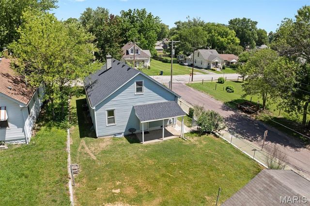 720 E McKinley Street, Belleville, IL 62220