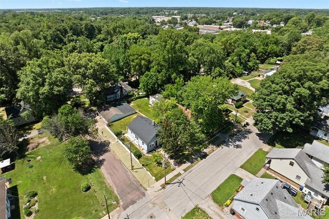 720 E McKinley Street, Belleville, IL 62220
