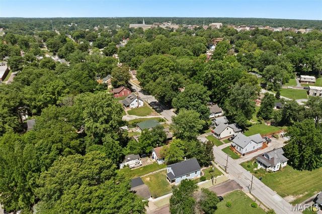 720 E McKinley Street, Belleville, IL 62220