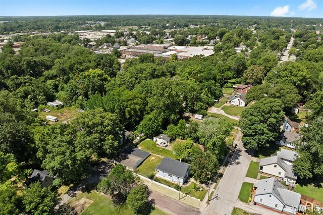720 E McKinley Street, Belleville, IL 62220