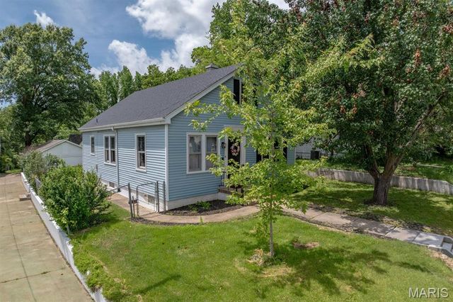720 E McKinley Street, Belleville, IL 62220
