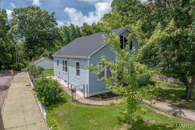 720 E McKinley Street, Belleville, IL 62220
