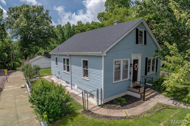 720 E McKinley Street, Belleville, IL 62220