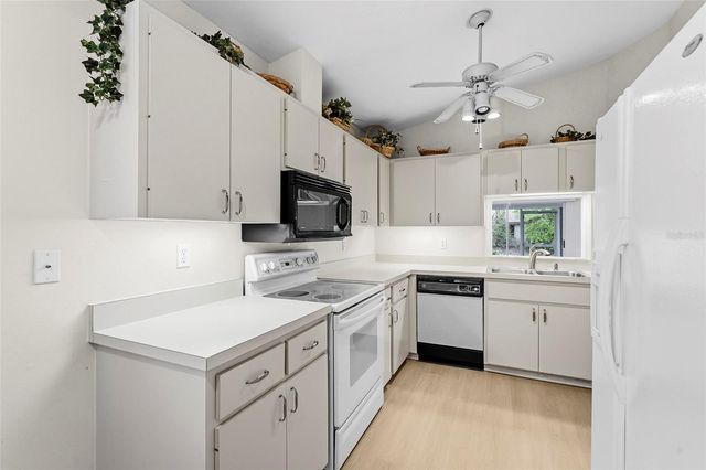 396 CHARTLEY COURT S, Sarasota, FL 34232