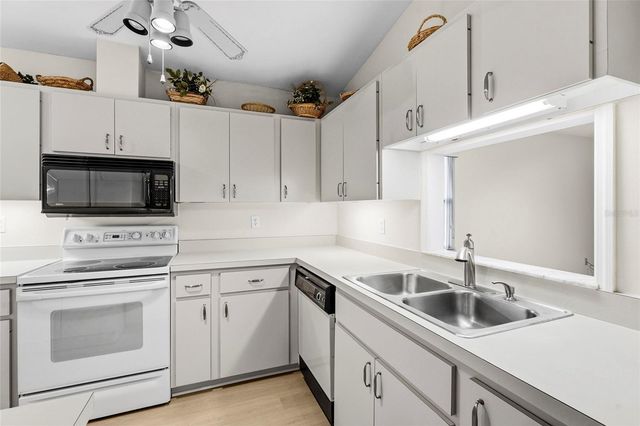 396 CHARTLEY COURT S, Sarasota, FL 34232