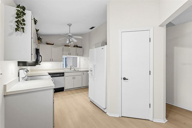 396 CHARTLEY COURT S, Sarasota, FL 34232