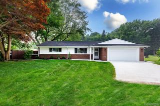 45471 Abington Circle, Macomb Township, MI 48042